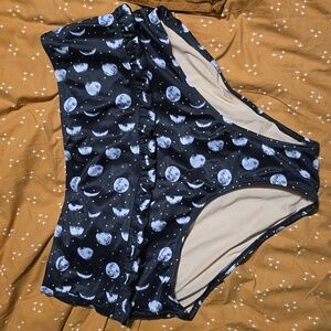 Kortni Jeane 2xl midruffle moons